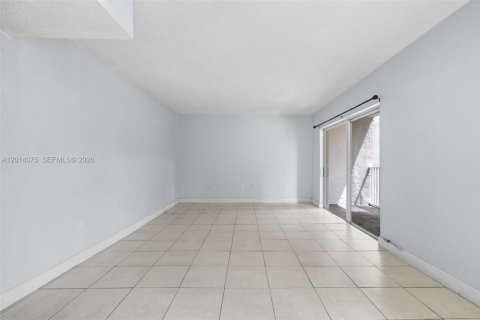Copropriété à vendre à Doral, Floride: 1 chambre, 75.25 m2 № 2390198 - photo 9