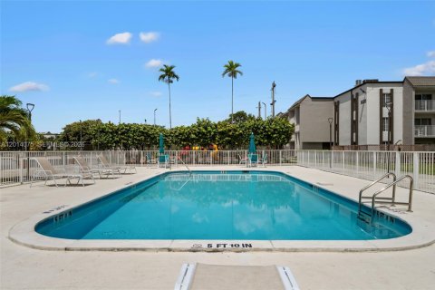 Copropriété à vendre à Doral, Floride: 1 chambre, 75.25 m2 № 2390198 - photo 19