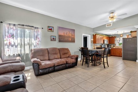 Villa ou maison à vendre à Brandon, Floride: 3 chambres, 129.41 m2 № 1880467 - photo 3