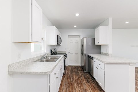 House in Winter Haven, Florida 3 bedrooms, 109.25 sq.m. № 2391607 - photo 20
