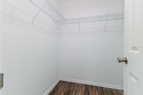 House in Winter Haven, Florida 3 bedrooms, 109.25 sq.m. № 2391607 - photo 10