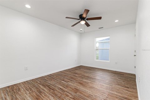 House in Winter Haven, Florida 3 bedrooms, 109.25 sq.m. № 2391607 - photo 27