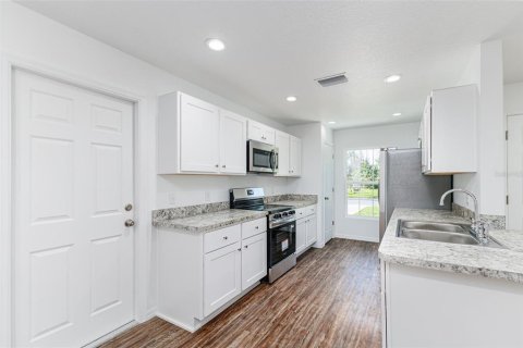 House in Winter Haven, Florida 3 bedrooms, 109.25 sq.m. № 2391607 - photo 6