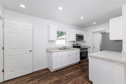 House in Winter Haven, Florida 3 bedrooms, 109.25 sq.m. № 2391607 - photo 21