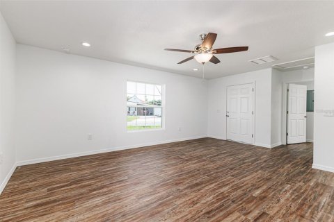 House in Winter Haven, Florida 3 bedrooms, 109.25 sq.m. № 2391607 - photo 25
