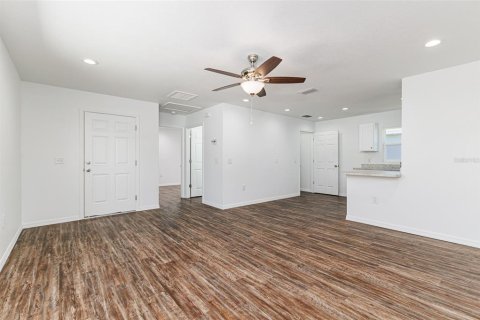 House in Winter Haven, Florida 3 bedrooms, 109.25 sq.m. № 2391607 - photo 24
