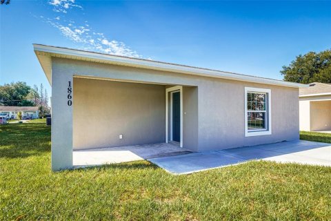 House in Winter Haven, Florida 3 bedrooms, 109.25 sq.m. № 2391607 - photo 18