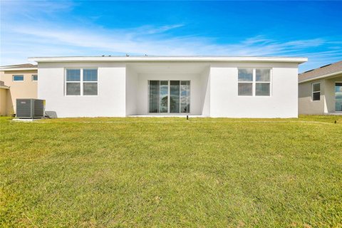 House in Dundee, Florida 3 bedrooms, 182.09 sq.m. № 2198272 - photo 17