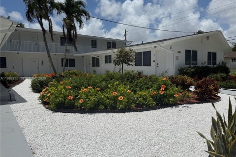 Снять в аренду виллу или дом в Майами, Флорида 1 спальня, 70.61м2, № 2058168 - фото 17