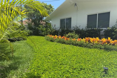 Снять в аренду виллу или дом в Майами, Флорида 1 спальня, 70.61м2, № 2058168 - фото 23