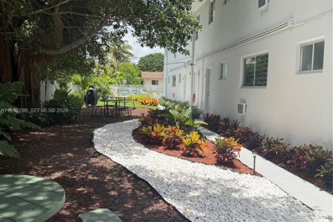 Снять в аренду виллу или дом в Майами, Флорида 1 спальня, 70.61м2, № 2058168 - фото 21