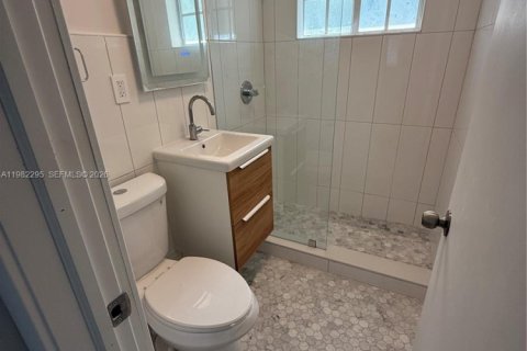 Снять в аренду виллу или дом в Майами, Флорида 1 спальня, 70.61м2, № 2058168 - фото 16