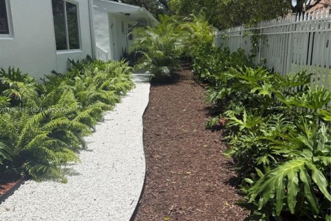 Снять в аренду виллу или дом в Майами, Флорида 1 спальня, 70.61м2, № 2058168 - фото 19