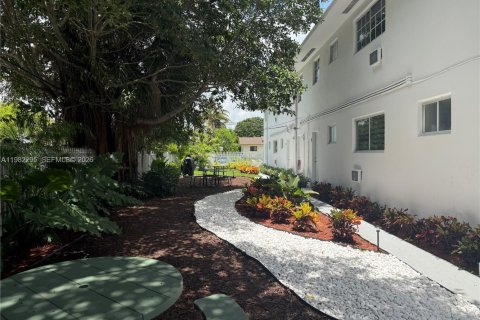 Снять в аренду виллу или дом в Майами, Флорида 1 спальня, 70.61м2, № 2058168 - фото 20