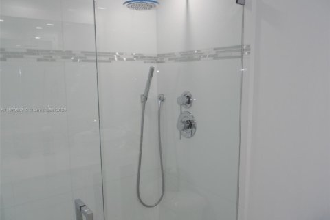 Copropriété à vendre à Miami Beach, Floride: 1 chambre, 79.15 m2 № 1979670 - photo 22
