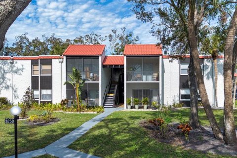 Condo in Sarasota, Florida, 2 bedrooms  № 1554854 - photo 1