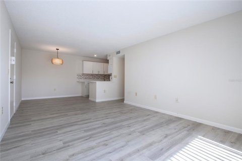 Condo in Sarasota, Florida, 2 bedrooms  № 1554854 - photo 6