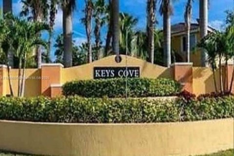 Condo in Florida City, Florida, 3 bedrooms  № 1887542 - photo 1