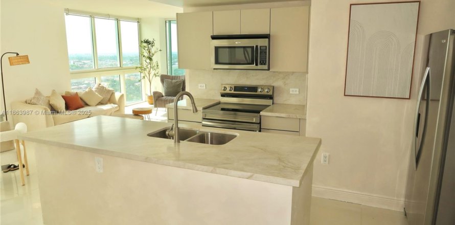 Condominio en Miami, Florida, 2 dormitorios № 1964849