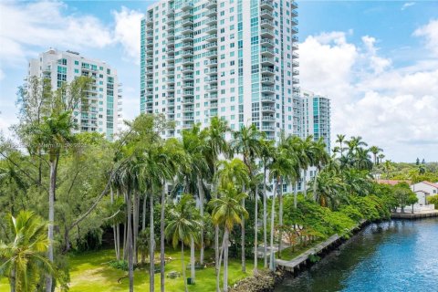 Condominio en alquiler en Miami, Florida, 2 dormitorios, 94.95 m2 № 1964849 - foto 30