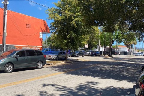 Propiedad comercial en venta en Miami, Florida № 2018578 - foto 26