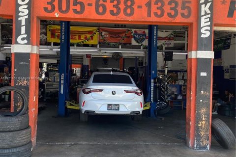 Propiedad comercial en venta en Miami, Florida № 2018578 - foto 7