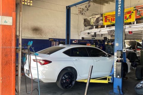 Propiedad comercial en venta en Miami, Florida № 2018578 - foto 12