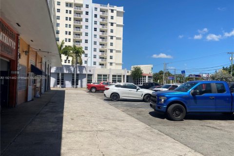Propiedad comercial en venta en Miami, Florida № 2018578 - foto 5