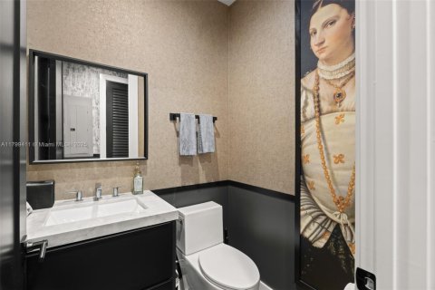 House in Miami, Florida 5 bedrooms, 180.23 sq.m. № 1953296 - photo 23