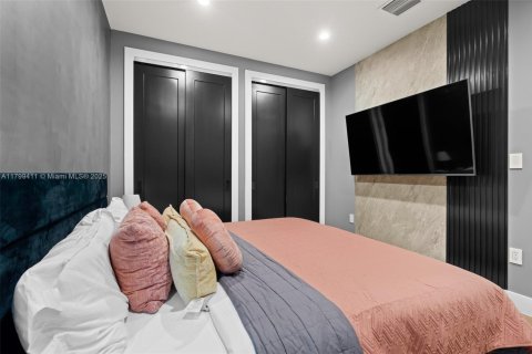 House in Miami, Florida 5 bedrooms, 180.23 sq.m. № 1953296 - photo 28