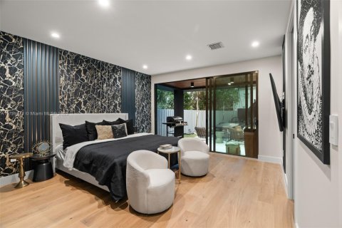 House in Miami, Florida 5 bedrooms, 180.23 sq.m. № 1953296 - photo 25