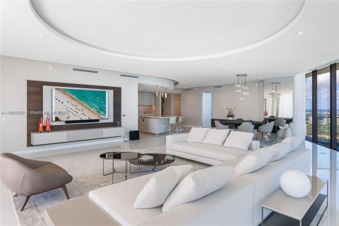 Condominio en alquiler en Sunny Isles Beach, Florida, 4 dormitorios, 376.25 m2 № 1923289 - foto 4