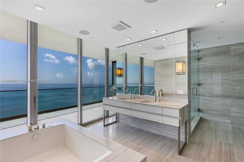 Condominio en alquiler en Sunny Isles Beach, Florida, 4 dormitorios, 376.25 m2 № 1923289 - foto 10