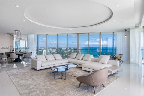 Condominio en alquiler en Sunny Isles Beach, Florida, 4 dormitorios, 376.25 m2 № 1923289 - foto 2