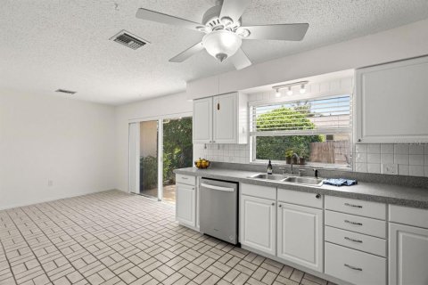 Villa ou maison à vendre à Dunedin, Floride: 2 chambres, 86.86 m2 № 1649143 - photo 10