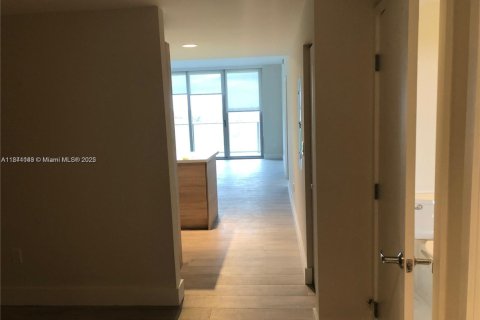 Купить кондоминиум в Норт-Майами-Бич, Флорида 2 спальни, 103.59м2, № 2053647 - фото 2