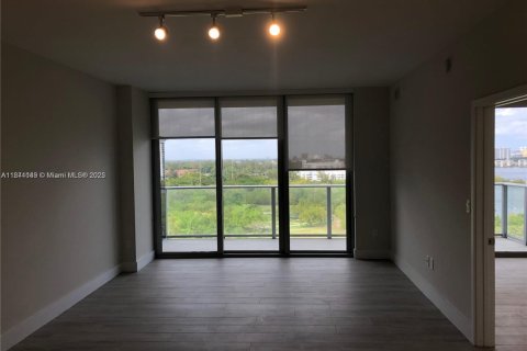 Купить кондоминиум в Норт-Майами-Бич, Флорида 2 спальни, 103.59м2, № 2053647 - фото 6