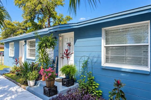 Immobilier commercial à Tampa, Floride 4 chambres, 116.13 m2 № 2434824