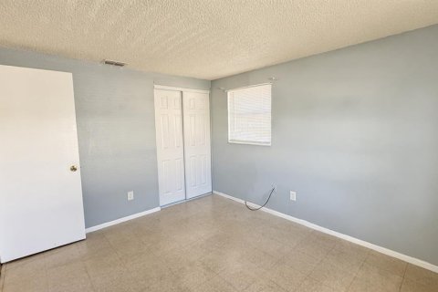 Immobilier commercial à vendre à Tampa, Floride: 4 chambres, 116.13 m2 № 2434824 - photo 11