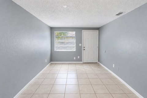 Immobilier commercial à vendre à Tampa, Floride: 4 chambres, 116.13 m2 № 2434824 - photo 5