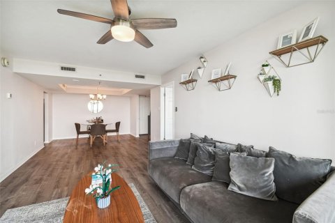 Condominio en alquiler en Tampa, Florida, 2 dormitorios, 95.88 m2 № 1818013 - foto 12
