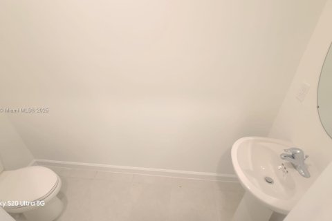 Townhouse in Pembroke Pines, Florida 4 bedrooms, 169.83 sq.m. № 1863981 - photo 10