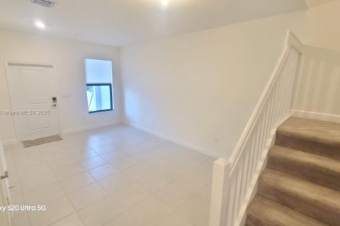 Townhouse in Pembroke Pines, Florida 4 bedrooms, 169.83 sq.m. № 1863981 - photo 3