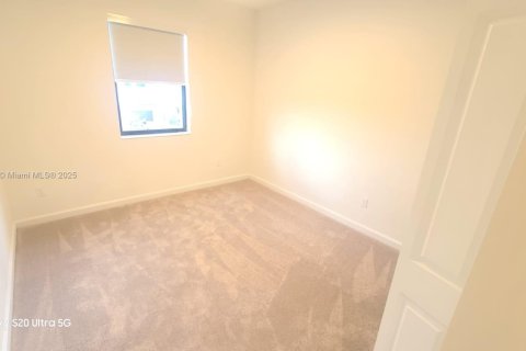 Townhouse in Pembroke Pines, Florida 4 bedrooms, 169.83 sq.m. № 1863981 - photo 13