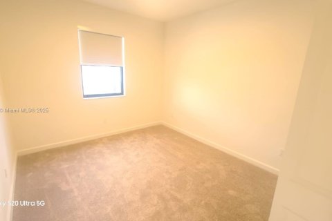 Townhouse in Pembroke Pines, Florida 4 bedrooms, 169.83 sq.m. № 1863981 - photo 17