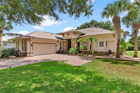 Casa en venta en Lady Lake, Florida, 2 dormitorios, 192.77 m2 № 1906514 - foto 1