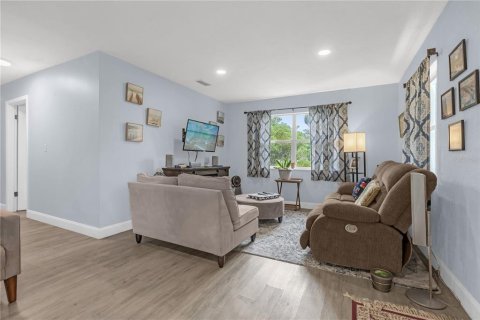 Villa ou maison à louer à Cocoa, Floride: 3 chambres, 111.76 m2 № 2120487 - photo 3