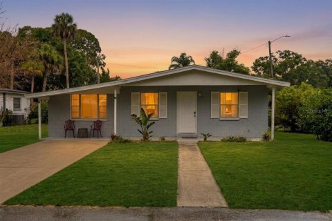 Villa ou maison à Cocoa, Floride 3 chambres, 111.76 m2 № 2120487