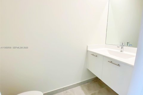 Купить таунхаус в Дорал, Флорида 3 спальни, 122.17м2, № 2007749 - фото 22