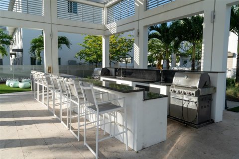 Купить таунхаус в Дорал, Флорида 3 спальни, 122.17м2, № 2007749 - фото 17